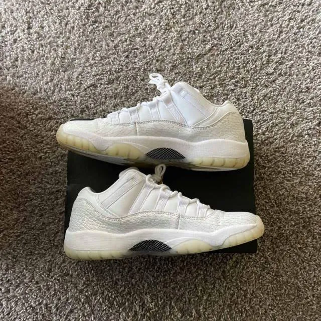 Air Jordan 11 Low GS Frost White (Heiress)