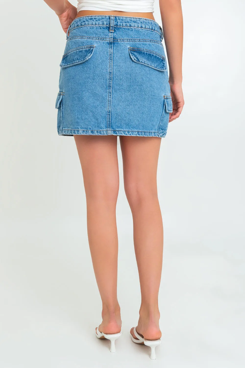 Falda corta cargo de denim ajustada