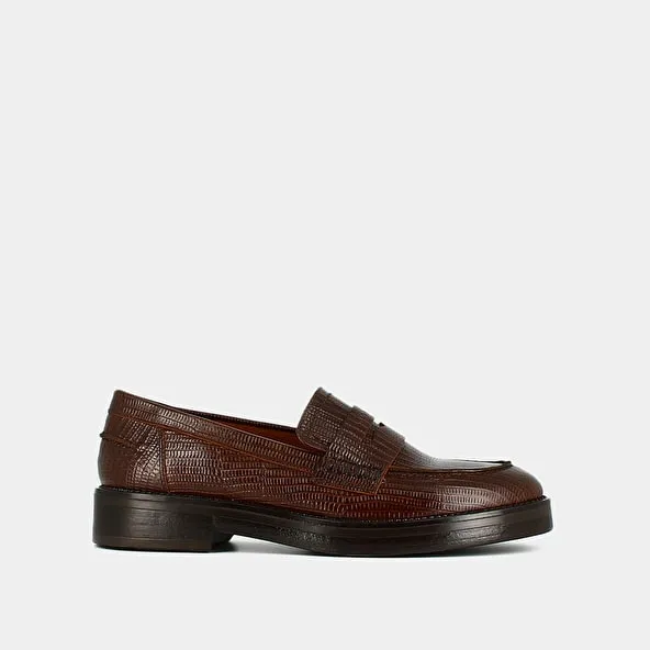 Round-toed loafers in brown reptile leather