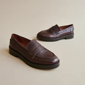 Round-toed loafers in brown reptile leather