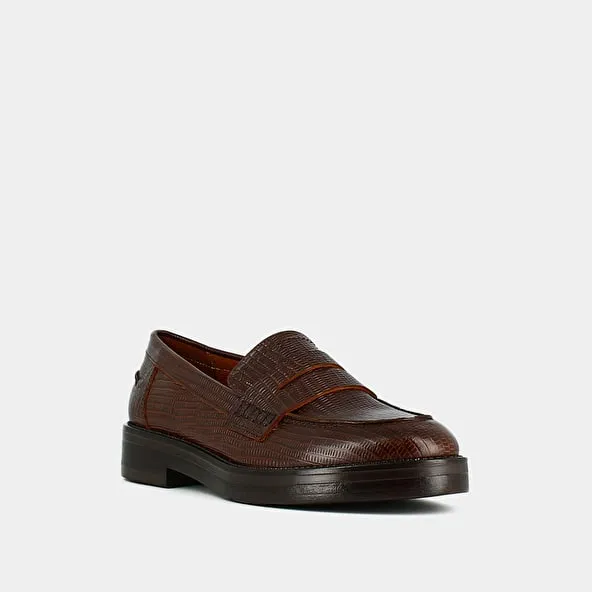 Round-toed loafers in brown reptile leather