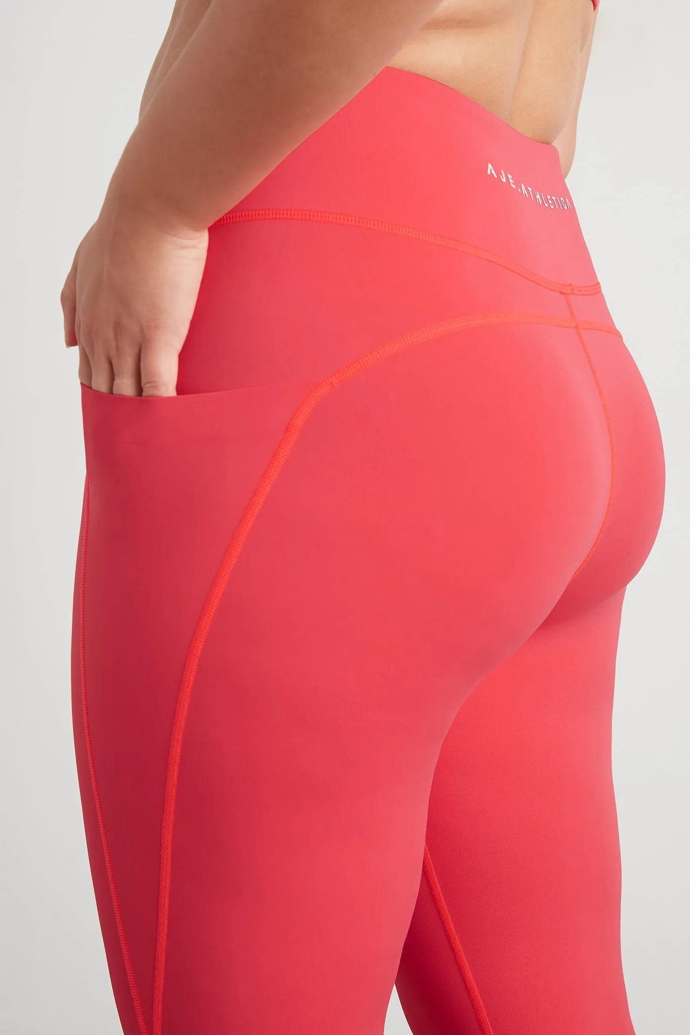 Signature 7/8 Legging 203 -          