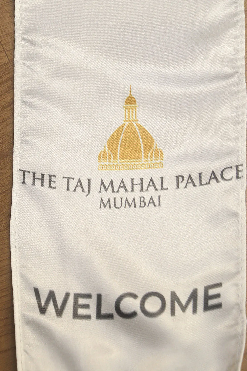 Taj's Welcome Stole: Opulence & Heritage Woven in Every Thread ( Set Of 1 )