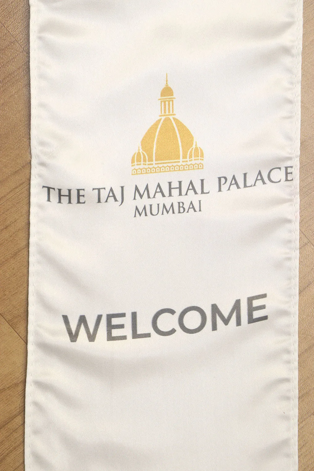 Taj's Welcome Stole: Opulence & Heritage Woven in Every Thread ( Set Of 1 )