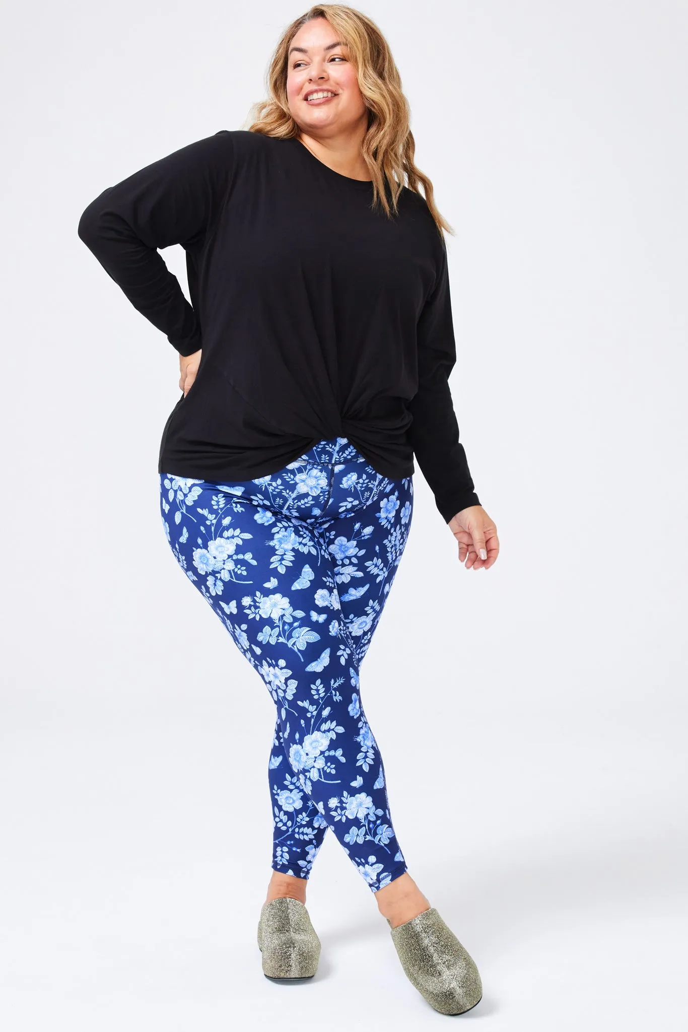 TLC Printed Leggings in Navy Fine China